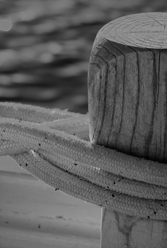 Rope and bollard, Selcuk Turkey.jpg